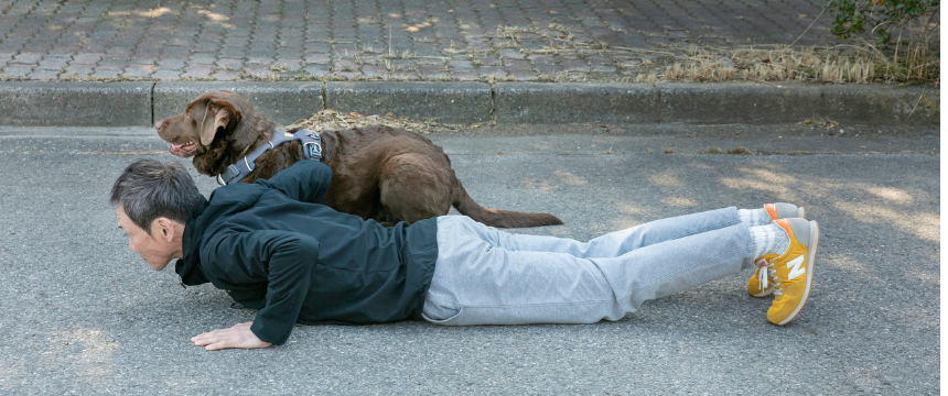 目指せ！散歩で筋肉痛 飼い主のための最強トレーニング(3)《RETRIEVER + POCHI archive037》
