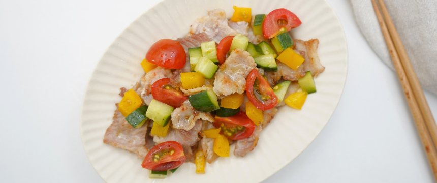 初めてでも安心！犬が喜ぶ手作りごはんレシピ ＃豚バラ焼きのトマトかけだれ